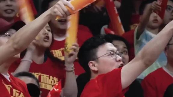 热爱和支持永远不会减退！广厦球迷赛前力挺球队