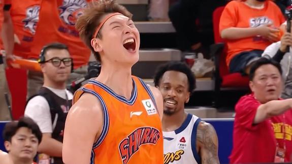 太想赢！王哲林把责任扛在肩 篮下补篮已砍26+13