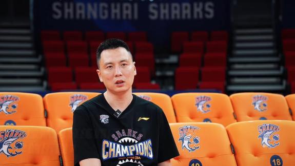 卢伟：不能少张镇麟和刘铮 这赛季对我很有帮助