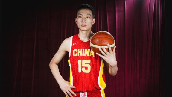 U17男篮花式互吹！吕飞燕介绍赵博新：下一个文班
