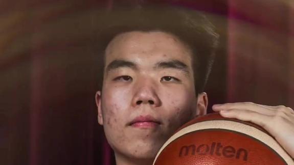 张懿赵杰：为国出战很激动 教练没给太多压力
