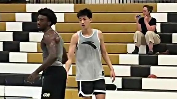 刘金雨海外特训！NBA训练师乔丹-劳利球局初体验