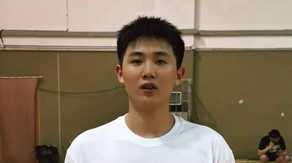 李悦洲助力中国男篮：沈阳主场 一起为中国队加油