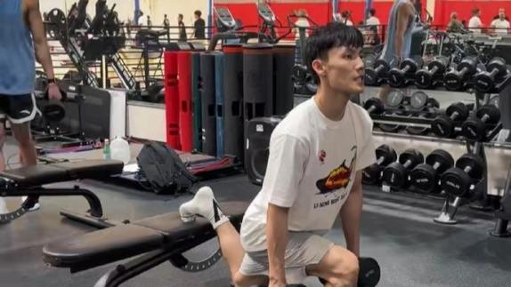 新赛季期待变强！徐杰美国特训坚持每日两练