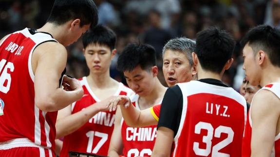 三战全胜！中国男篮胜喀麦隆集锦 贺希宁砍25+6