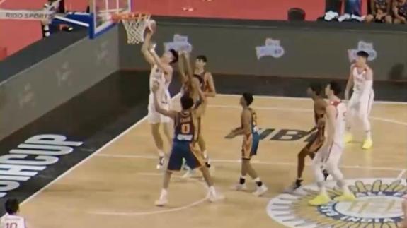 U18亚洲杯首战大胜！张懿赵杰联手郝煊进攻高潮
