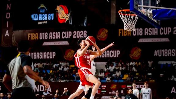  男篮U18亚洲杯十佳球！10后小将暴扣+火锅刷屏