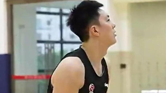 广东男篮国庆训练 萨姆纳归队周鹏胡明轩出镜