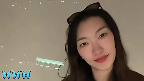 韩旭手机架天花板录手势舞 祝大家国庆快乐