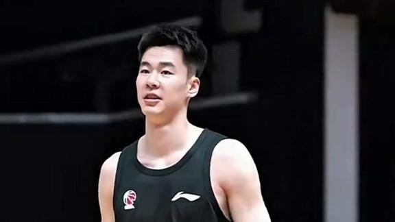 新赛季新气象！郭昊文见面会与小球迷热情互动