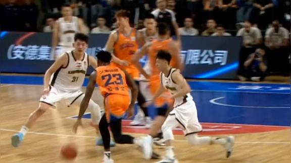 拉塞尔降维打击！NBA全明星控卫打CBA真跟玩一样