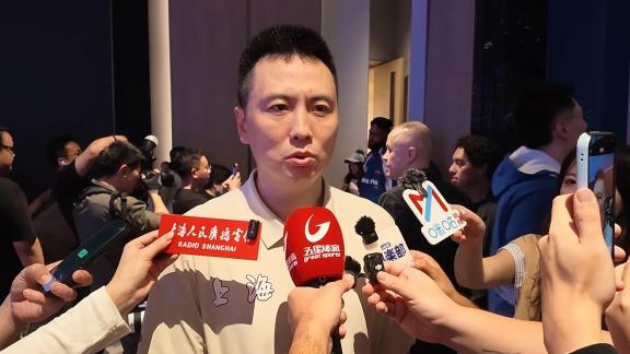 外援还需磨合！卢伟：作为卫冕冠军新赛季有压力