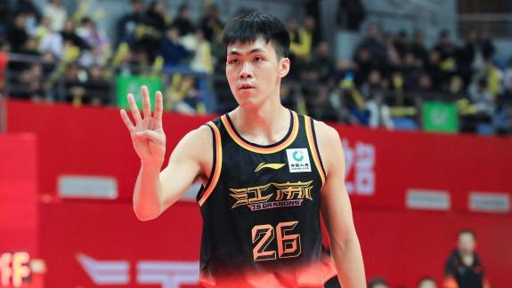 庞峥麟：自评状态接近9分 有信心带队冲击季后赛