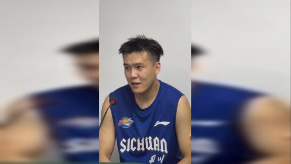 回归家乡助队终结连败！黄荣奇情难自已泪洒发布会