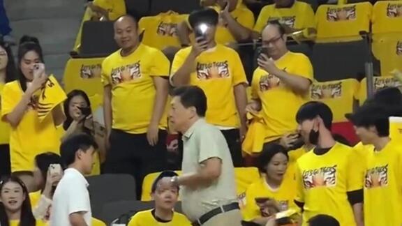 观战京粤G2：李春江回到广东 传奇教练人气依旧