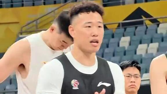 赛前动员！贺希宁：该到拼的时候了 专注赛场本身