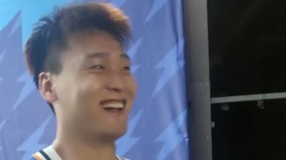  心态好！球迷大喊：赵睿滚蛋！后者礼貌微笑回应