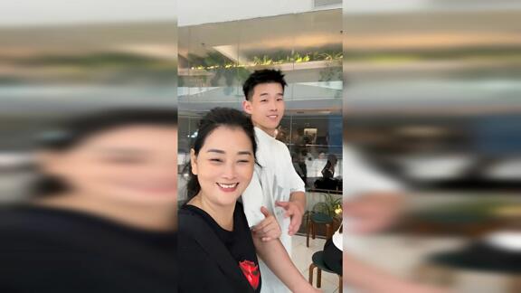 何时再进中国男篮？林葳妈妈晒和林葳一同逛街