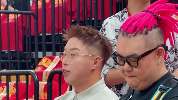  大咖到场！德云社烧饼与说唱歌手于嘉萌观战G3