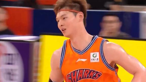  上海的王！王哲林砍29+14 14载生涯首冠燃尽了
