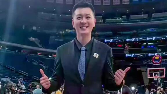 杨鸣解说NBAvlog：最贵的一场比赛 干活到凌晨