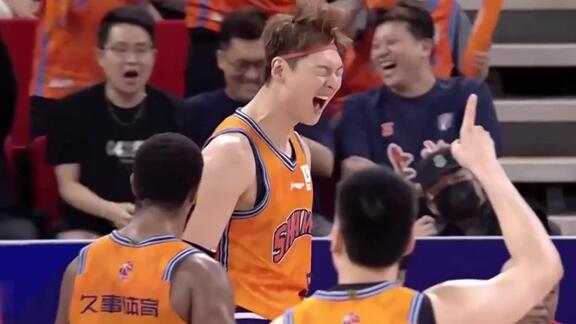  霸气大王鲨回巅峰！王哲林季后赛超神表现混剪
