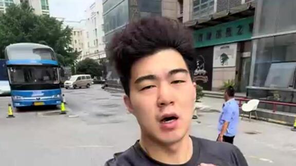 身兼三职！李云开与同曦签下球员翻译及媒体合同