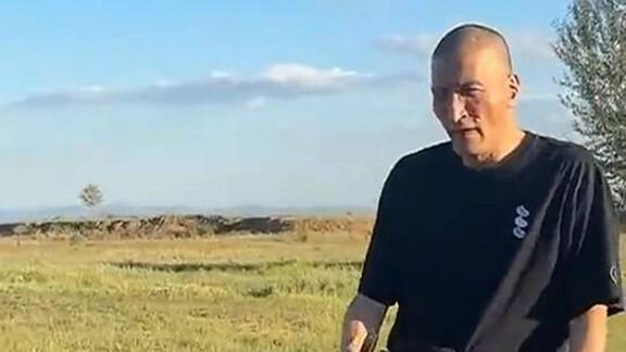 悠游自在！巴特尔晒骑马视频：打算先游牧一阵子
