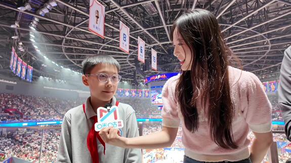 播种篮球梦想！姚明母校高安路一小学子观战揭幕战